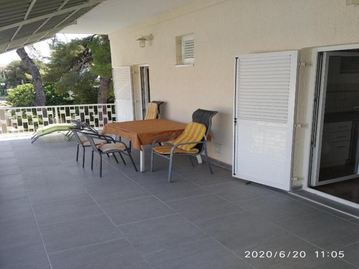 Apartmani Lucia Biograd Biograd na Moru Szoba fotó
